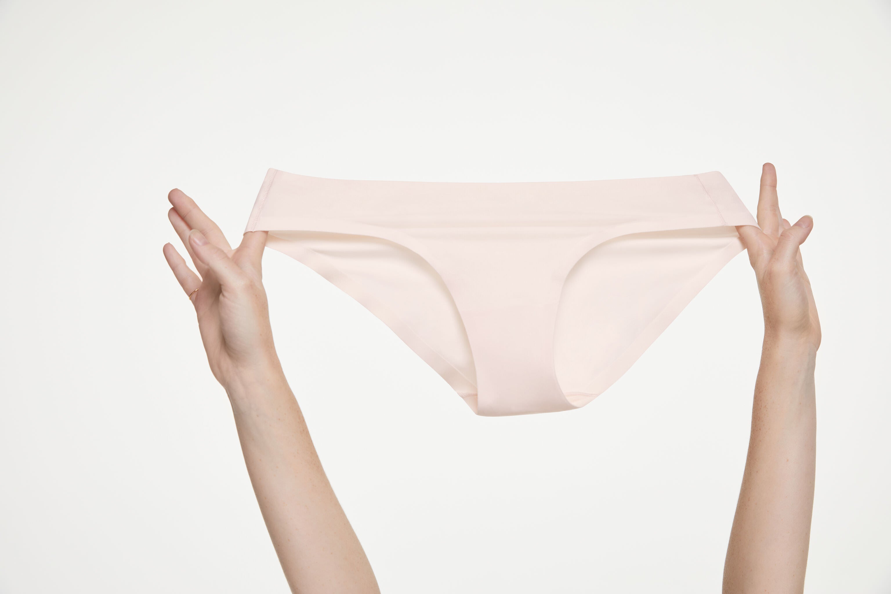 Marie Kondo Folds a Perfect Underwear Drawer 