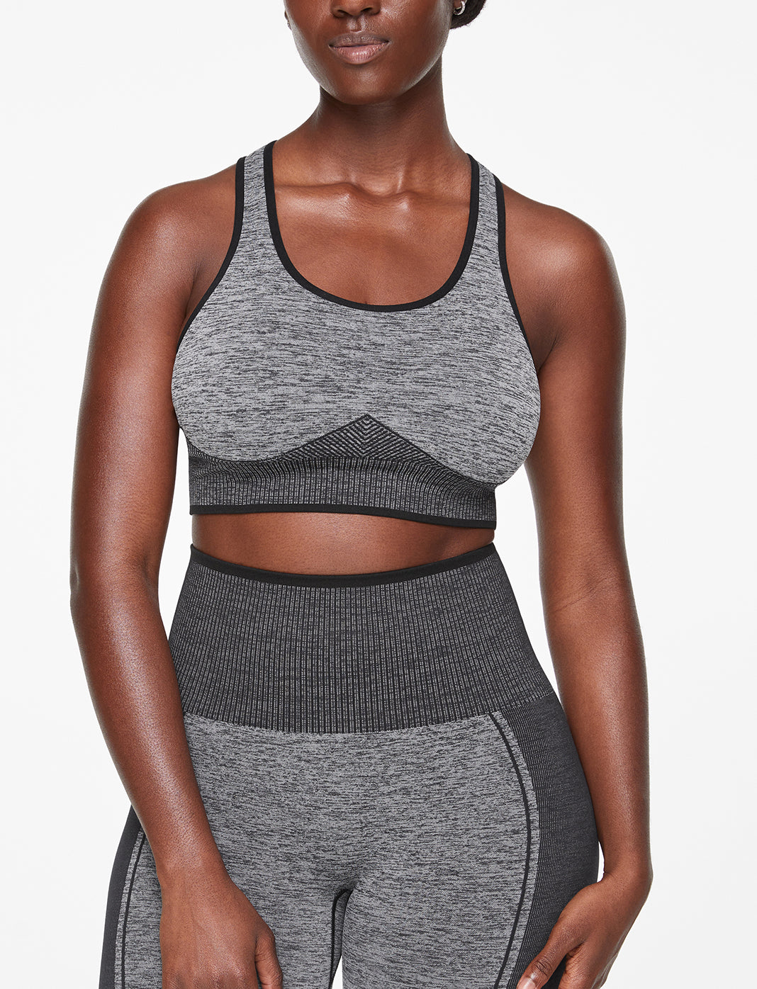 Good American The Seamless Fit Sports Bra in Heather Grey, Size 2/3
