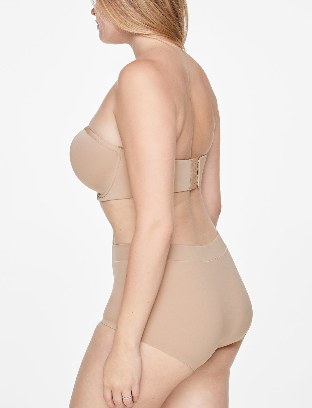 Our Editors Were Shocked That This Wireless Strapless Bra Stays Put and  Offers All-Day Comfort and Support - Yahoo Sports