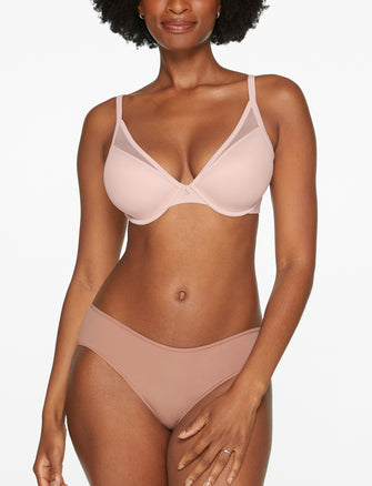 ThirdLove - Another reason to love our 24/7 Classic Contour Plunge Bra:  removable inserts. Keep them both in for a natural lift or take one out to  even out asymmetrical breasts. 🙌