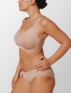 24/7® Classic Wireless Crossover Minimizer Bra