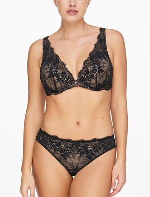 Lace Bras That Can Be Worn with Any Outfit